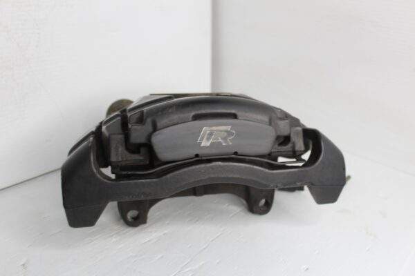 Volkswagen Golf Mk6 R Front Brake Caliper's Pair Set 8P0615123A, 8P0615124A