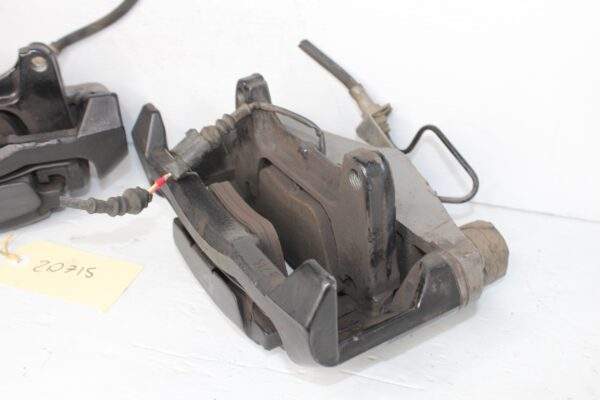 Volkswagen Golf Mk6 R Front Brake Caliper's Pair Set 8P0615123A, 8P0615124A