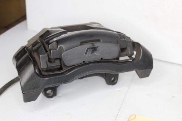 Volkswagen Golf Mk6 R Front Brake Caliper's Pair Set 8P0615123A, 8P0615124A