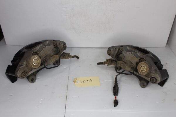 Volkswagen Golf Mk6 R Front Brake Caliper's Pair Set 8P0615123A, 8P0615124A