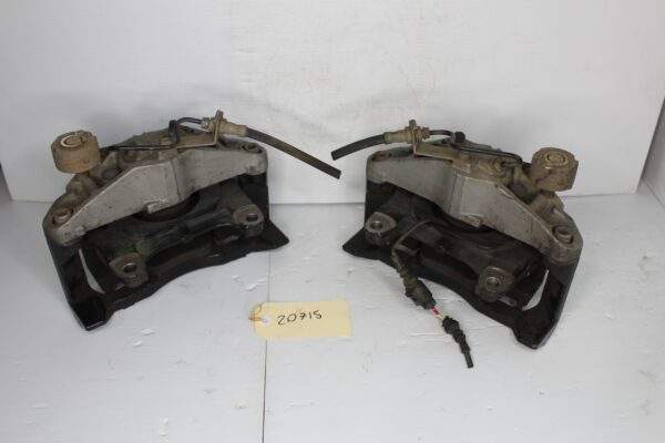 Volkswagen Golf Mk6 R Front Brake Caliper's Pair Set 8P0615123A, 8P0615124A