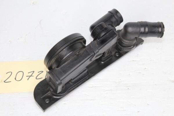 Volkswagen Golf MK6 R PCV Pressure Valve EA113 06F129101R