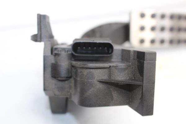 Mercedes Benz W176 W117 A45 CLA45 Accelerator Throttle Pedal A2463001904