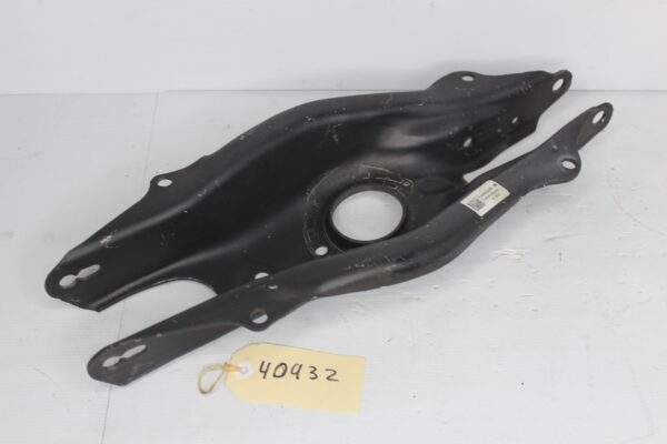 Mercedes Benz W205 C43 Rear Left & Right Lower Control Arm A2053522000