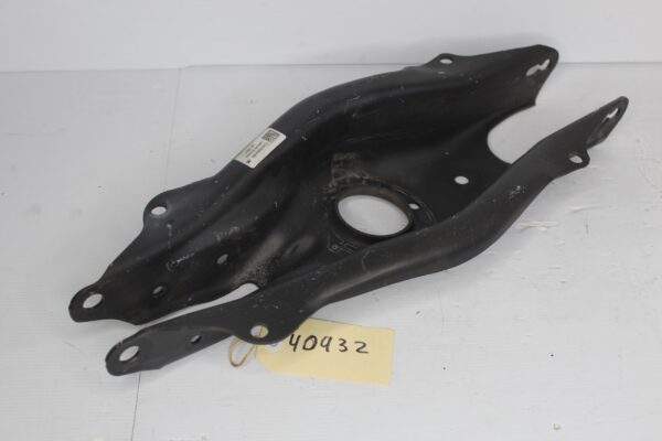 Mercedes Benz W205 C43 Rear Left & Right Lower Control Arm A2053522000