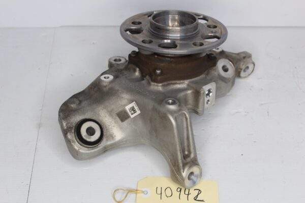 Mercedes Benz W205 C43 Rear Right Knuckle Carrier Hub A2053508808