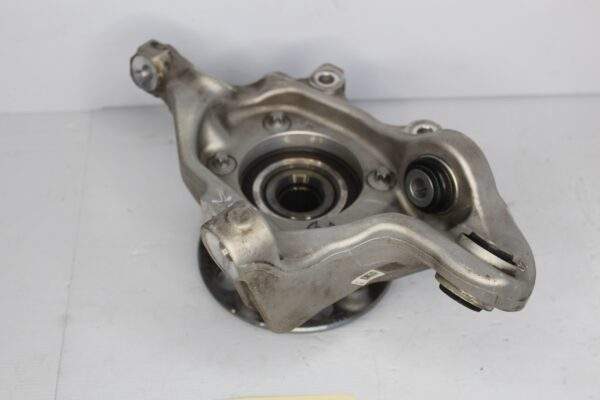 Mercedes Benz W205 C43 Rear Right Knuckle Carrier Hub A2053508808