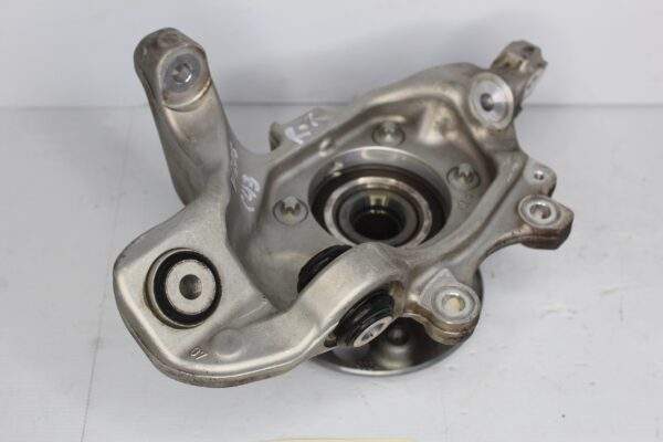 Mercedes Benz W205 C43 Rear Right Knuckle Carrier Hub A2053508808
