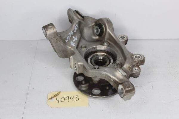 Mercedes Benz W205 C43 Rear Left Knuckle Carrier Hub A2053508708