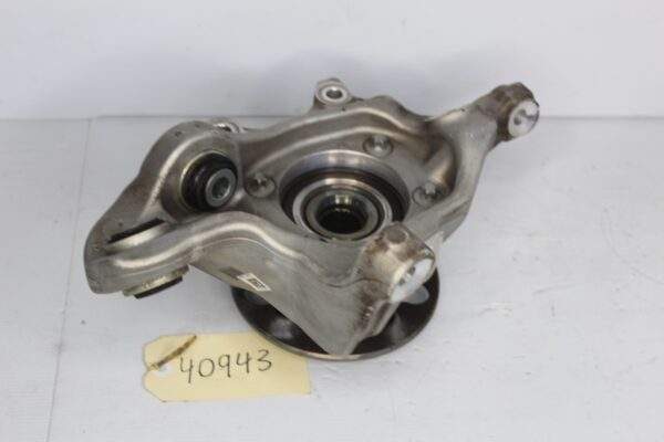 Mercedes Benz W205 C43 Rear Left Knuckle Carrier Hub A2053508708