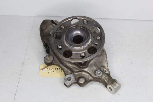Mercedes Benz W205 C43 Rear Left Knuckle Carrier Hub A2053508708