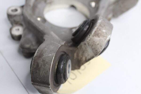 Mercedes Benz W205 C63s Coupe Rear Left Knuckle Carrier A2053501514