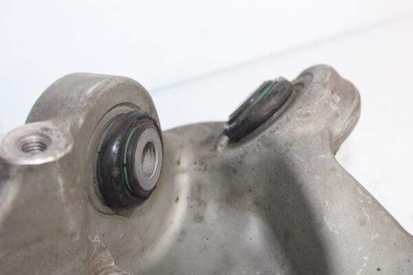 Mercedes Benz W205 C63s Coupe Rear Left Knuckle Carrier A2053501514