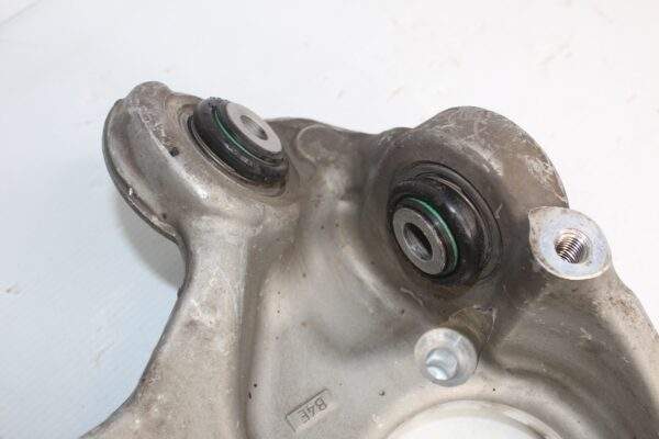 Mercedes Benz W205 C63s Coupe Rear Right Knuckle Carrier A2053501614