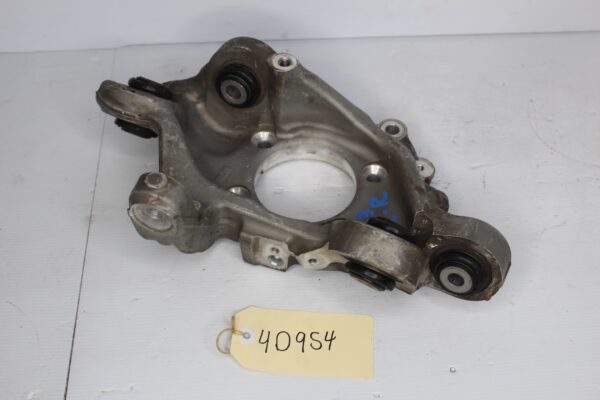 Mercedes Benz W205 C63s Coupe Rear Right Knuckle Carrier A2053501614