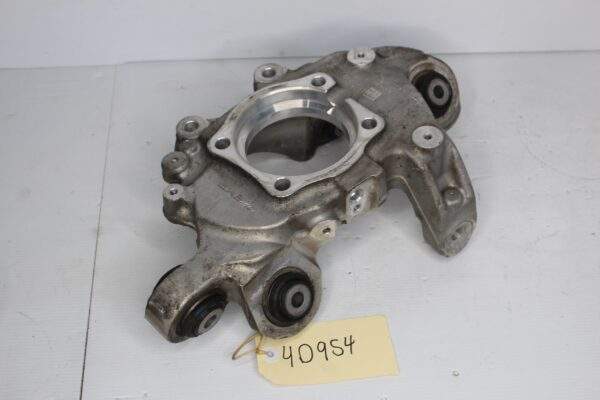 Mercedes Benz W205 C63s Coupe Rear Right Knuckle Carrier A2053501614