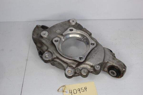 Mercedes Benz W205 C63s Coupe Rear Right Knuckle Carrier A2053501614