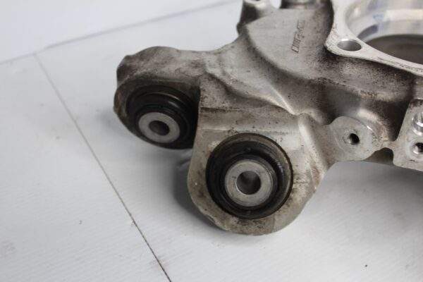 Mercedes Benz W205 C63s Coupe Rear Right Knuckle Carrier A2053501614