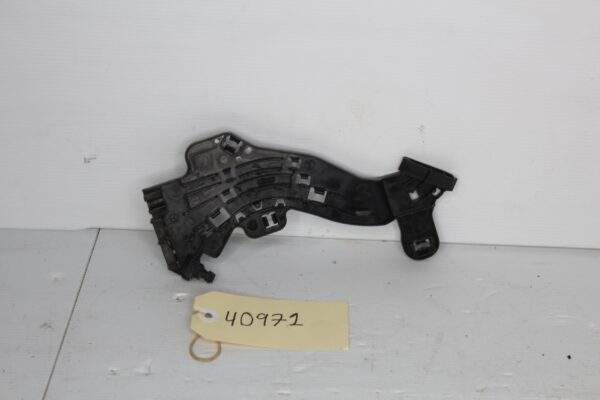 Mercedes Benz W205 C63s Rear Left Cable Holder Bracket A2055460346