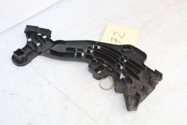 Mercedes Benz W205 C63s Rear Right Cable Holder Bracket A2055460446