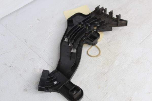Mercedes Benz W205 C63s Rear Right Cable Holder Bracket A2055460446
