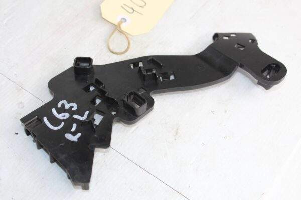 Mercedes Benz W205 C63s Rear Right Cable Holder Bracket A2055460446