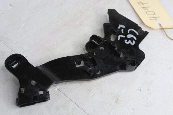 Mercedes Benz W205 C63s Rear Right Cable Holder Bracket A2055460446