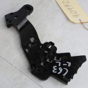Mercedes Benz W205 C63s Rear Right Cable Holder Bracket A2055460446 - Image 3