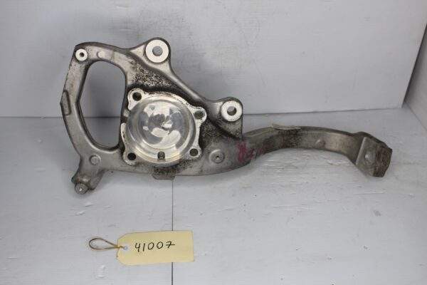 Mercedes Benz W205 C300 Front Left Knuckle Wheel Bearing Hub Carrier A2053322100