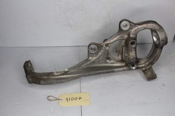 Mercedes Benz W205 C300 Front Left Knuckle Wheel Bearing Hub Carrier A2053322100