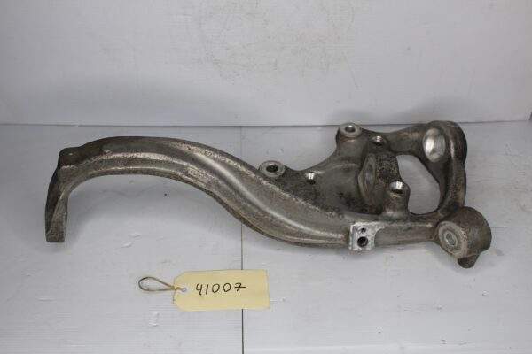 Mercedes Benz W205 C300 Front Left Knuckle Wheel Bearing Hub Carrier A2053322100