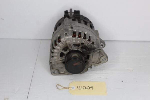 Mercedes Benz W205 C300 Alternator A0009069905