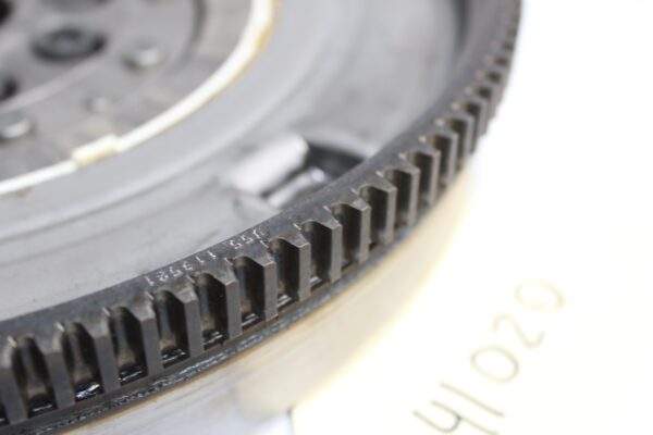 Mercedes Benz W177 A250 A35 M260 Dual Mass Flywheel with Ring Gear A2600300100