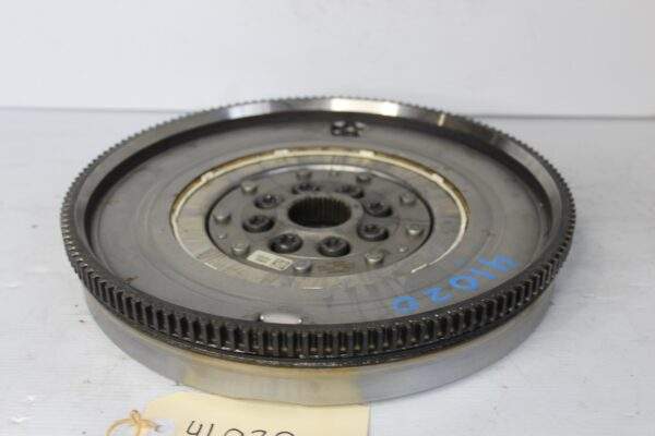 Mercedes Benz W177 A250 A35 M260 Dual Mass Flywheel with Ring Gear A2600300100