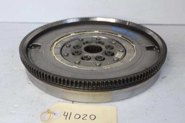 Mercedes Benz W177 A250 A35 M260 Dual Mass Flywheel with Ring Gear A2600300100
