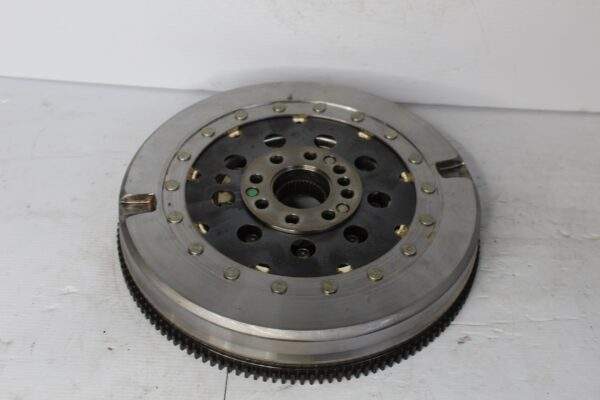 Mercedes Benz W177 A250 A35 M260 Dual Mass Flywheel with Ring Gear A2600300100