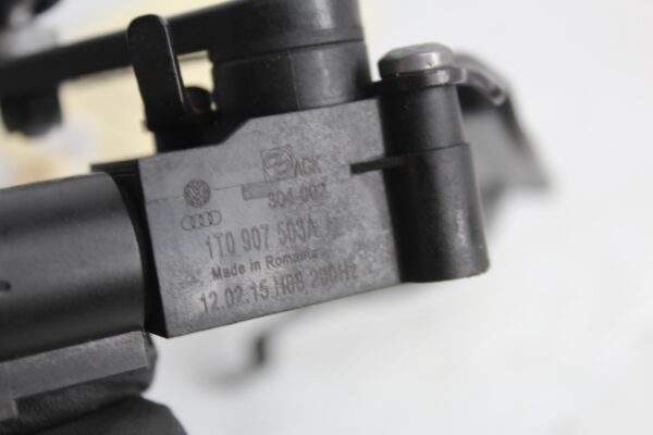 Audi A4 A5 S5 Rear Headlight Level Sensor with Bracket 1T0907503A, 8K0941309F