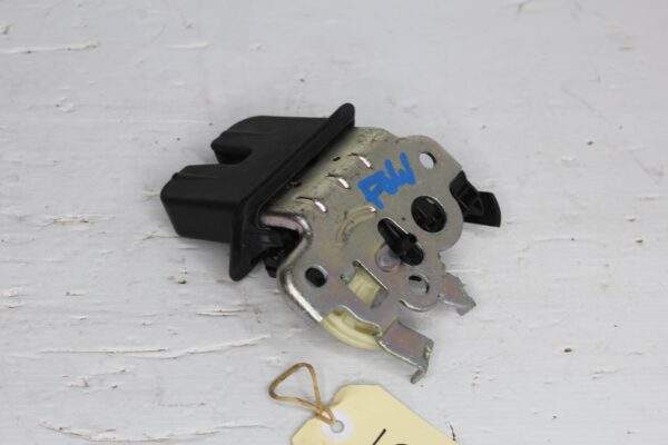 Audi A1 A3 8V A4 A6 4G Q3 Q5 Q7 Tailgate Lock Latch 4H0827505