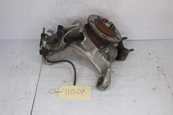 Audi F3 RSQ3 Front Right Wheel Hub Knuckle Carrier 5WA407258A, 5WA407254A
