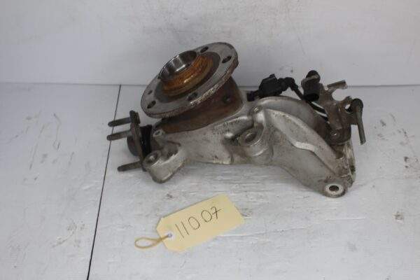 Audi F3 RSQ3 Front Right Wheel Hub Knuckle Carrier 5WA407258A, 5WA407254A
