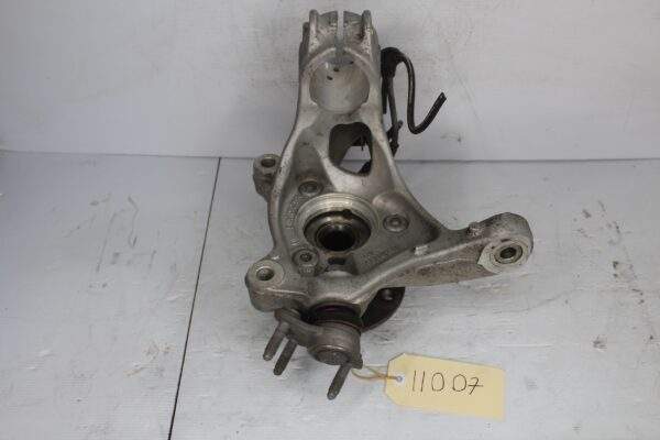 Audi F3 RSQ3 Front Right Wheel Hub Knuckle Carrier 5WA407258A, 5WA407254A