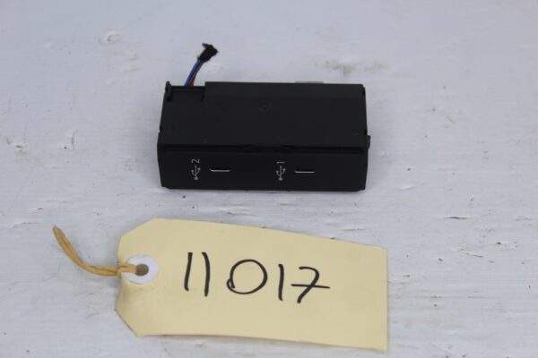 Audi F3 Q3 RSQ3 USB Port Hub 83A035736A