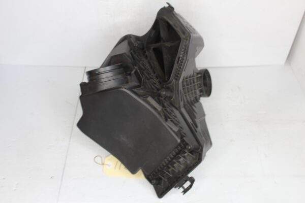 Audi A4 A5 Q5 Air Intake Filter Box 8R0133837S