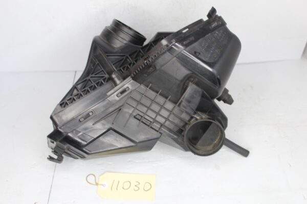 Audi A4 A5 Q5 Air Intake Filter Box 8R0133837S