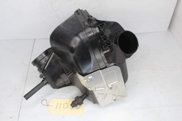 Audi A4 A5 Q5 Air Intake Filter Box 8R0133837S