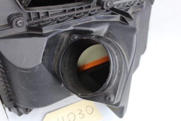 Audi A4 A5 Q5 Air Intake Filter Box 8R0133837S