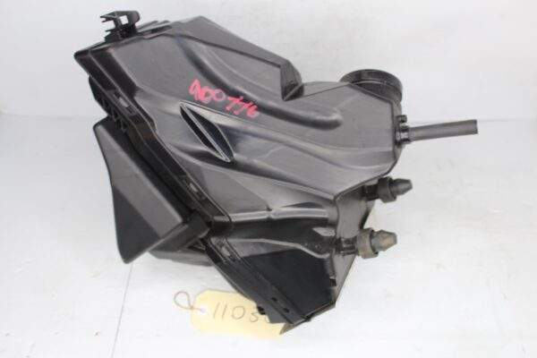 Audi A4 A5 Q5 Air Intake Filter Box 8R0133837S