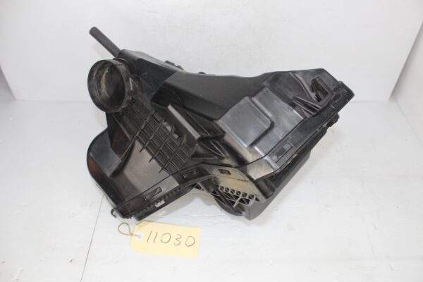 Audi A4 A5 Q5 Air Intake Filter Box 8R0133837S