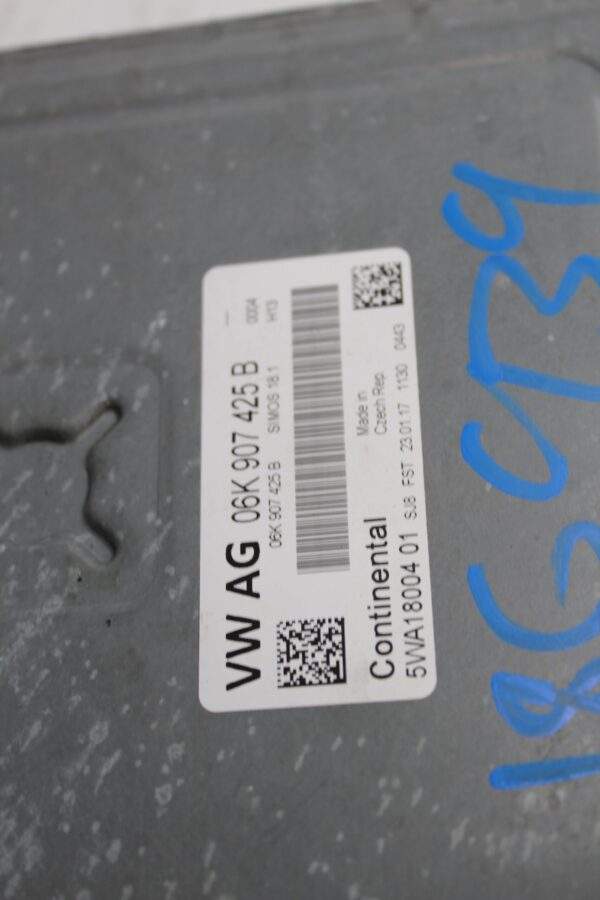 Volkswagen Golf Mk7 R 2.0L CJX Engine Control Unit ECU ECM 06K907425B