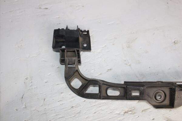 Volkswagen Golf MK6 Rear Bumper Guide Support Bracket 5K6807863